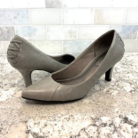 lifestride gray pumps